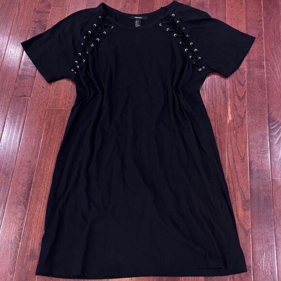 Black dress with lace through short sleeves size medium - Picture 2 of 4